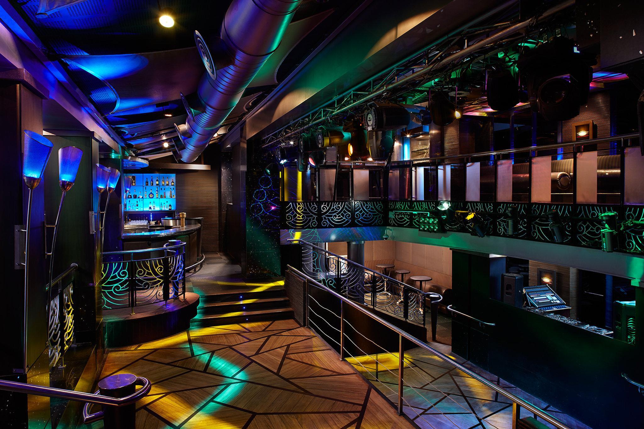 크라운 플라자 첸나이 아디아르 파크 호텔 외부 사진 The interior of the nightclub