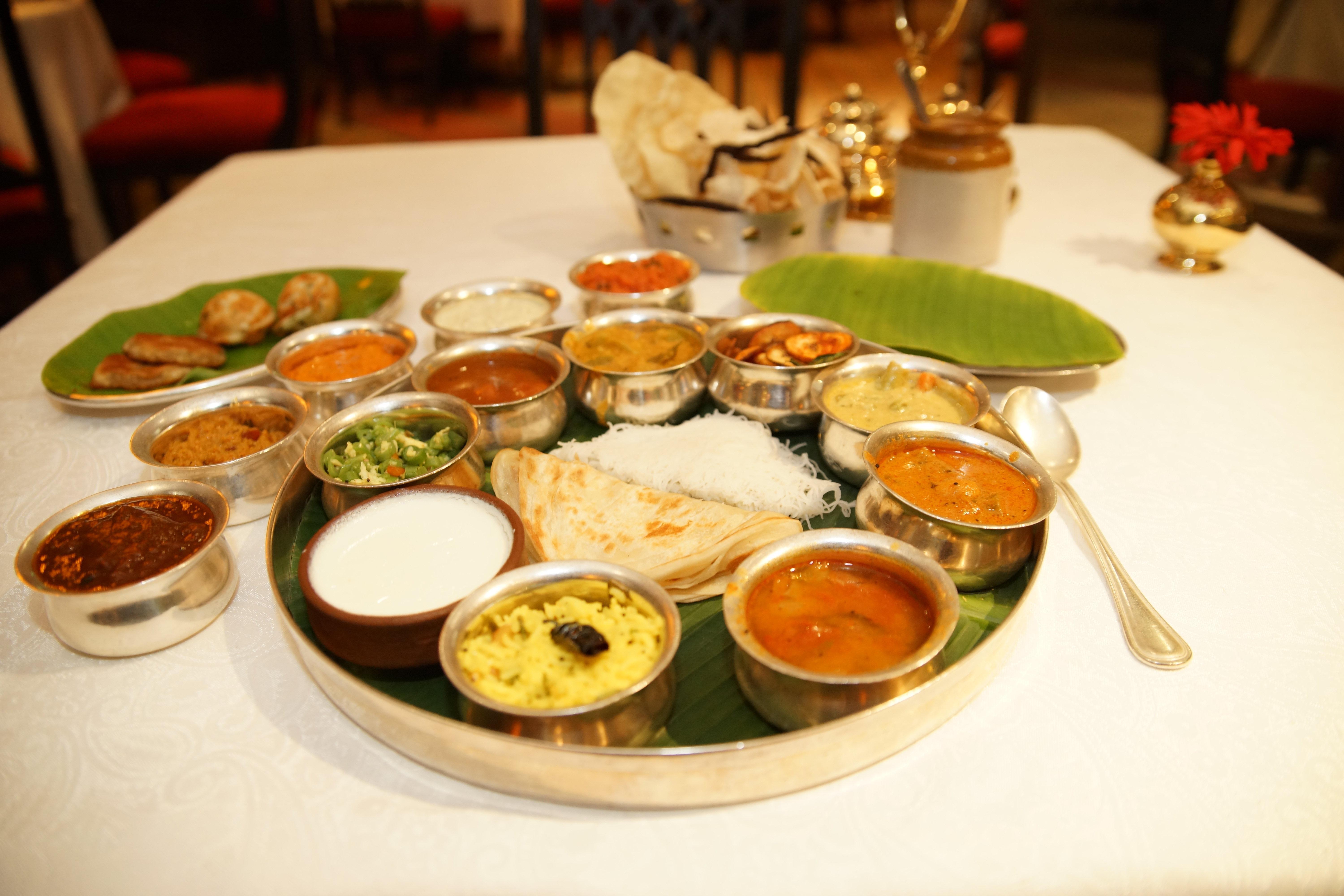 크라운 플라자 첸나이 아디아르 파크 호텔 외부 사진 A vegetarian thali